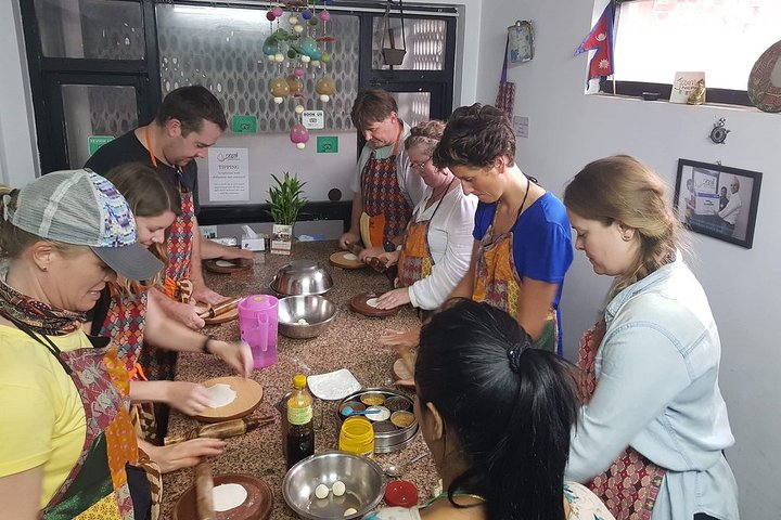 Cours de cuisine d'une demi-journée à Thamel, Katmandou | wizardtrip