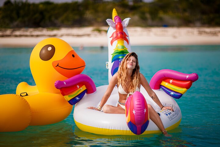 Catamaran de luxe privé à Tulum avec snacks et bar ouvert | wizardtrip