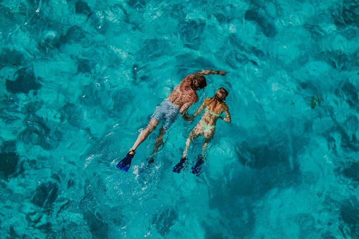 Luxury private catamaran sailing trip in Tulum with open bar and snorkeling, photo 10 | wizardtrip