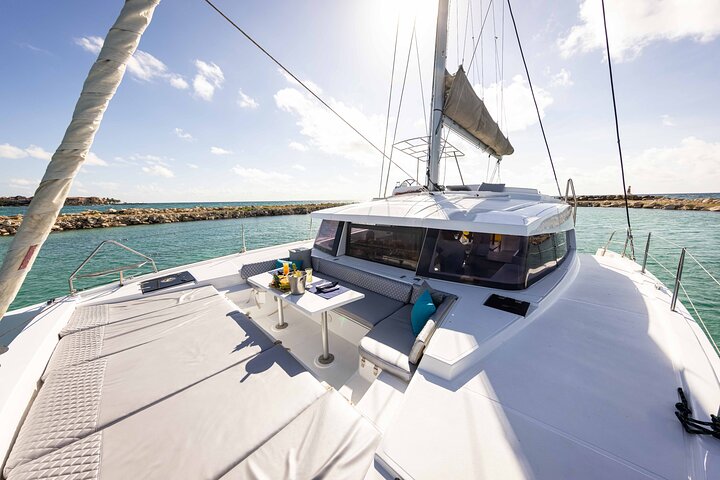 Luxury private catamaran sailing trip in Tulum with open bar and snorkeling, photo 21 | wizardtrip