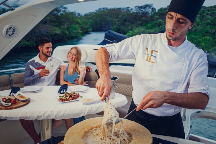 Luxury private catamaran sailing trip in Tulum with open bar and snorkeling, photo 31 | wizardtrip