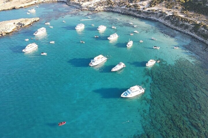 Disfrute de un pintoresco viaje en barco a la Laguna Azul desde el puerto de Latchi, Chipre, con natación y visitas turísticas, foto 10 | wizardtrip