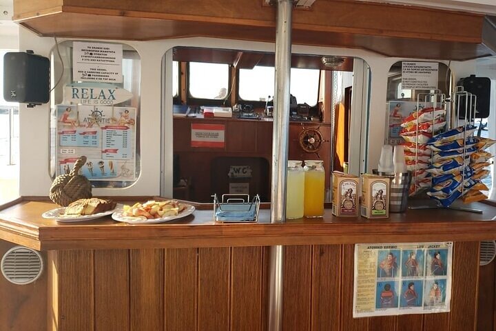 Disfrute de un pintoresco viaje en barco a la Laguna Azul desde el puerto de Latchi, Chipre, con natación y visitas turísticas, foto 13 | wizardtrip
