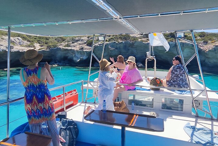 Disfrute de un pintoresco viaje en barco a la Laguna Azul desde el puerto de Latchi, Chipre, con natación y visitas turísticas, foto 34 | wizardtrip