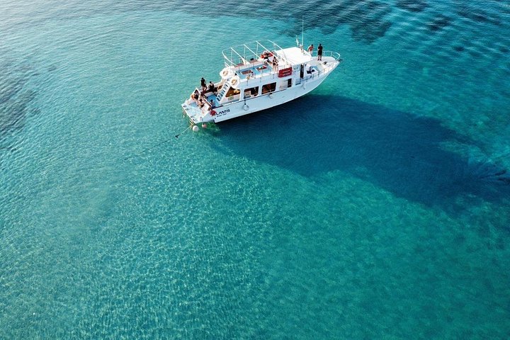 Disfrute de un pintoresco viaje en barco a la Laguna Azul desde el puerto de Latchi, Chipre, con natación y visitas turísticas, foto 37 | wizardtrip