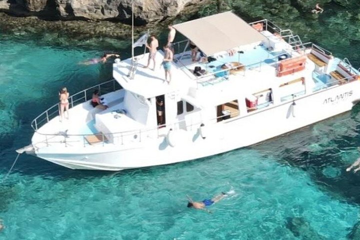 Disfrute de un pintoresco viaje en barco a la Laguna Azul desde el puerto de Latchi, Chipre, con natación y visitas turísticas, foto 39 | wizardtrip