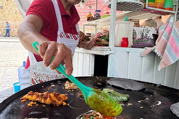 Circuit gastronomique culturel d'Oaxaca dégustant des plats et des boissons locaux dans les marchés et les restaurants, photo 12 | wizardtrip
