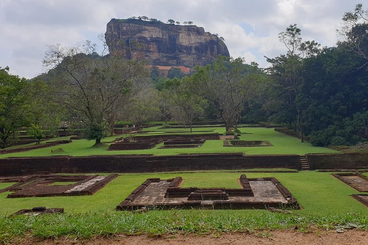 8-Day Sri Lanka Tour with Private Driver and Accommodation | wizardtrip
