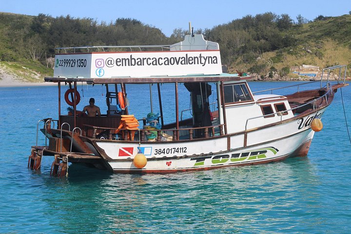 Geniet van een schilderachtige boottocht in Arraial do Cabo met een open bar en prachtig uitzicht op de kustlijn, foto 17 | wizardtrip