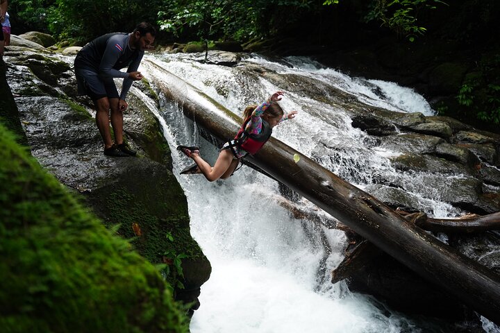 Heldagstur til vandfaldseventyr i Quepos, Costa Rica, med jungle, vandfald og strande, foto 24 | wizardtrip