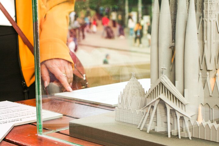 Guidet tur i Park Güell og Sagrada Familia i Barcelona, der viser Gaudís modernistiske arkitektur, foto 31 | wizardtrip