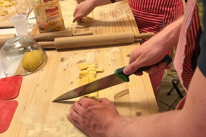Praktischer toskanischer Kochkurs in Siena, Pasta-Zubereitung und Wein-Abendessen, Foto 10 | wizardtrip