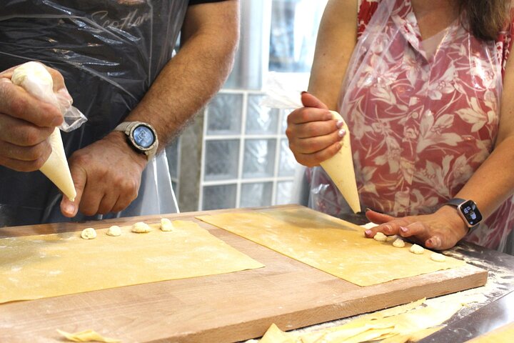 Clase práctica de pasta y tiramisú en Nápoles con chefs locales, foto 8 | wizardtrip