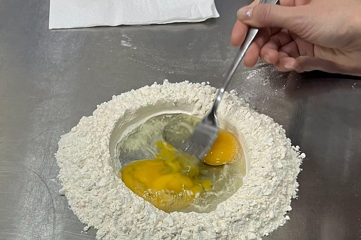 Clase práctica de pasta y tiramisú en Nápoles con chefs locales, foto 15 | wizardtrip