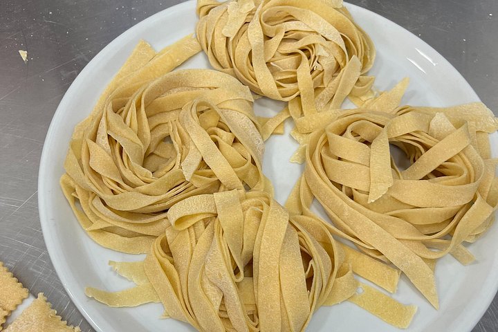 Clase práctica de pasta y tiramisú en Nápoles con chefs locales, foto 20 | wizardtrip