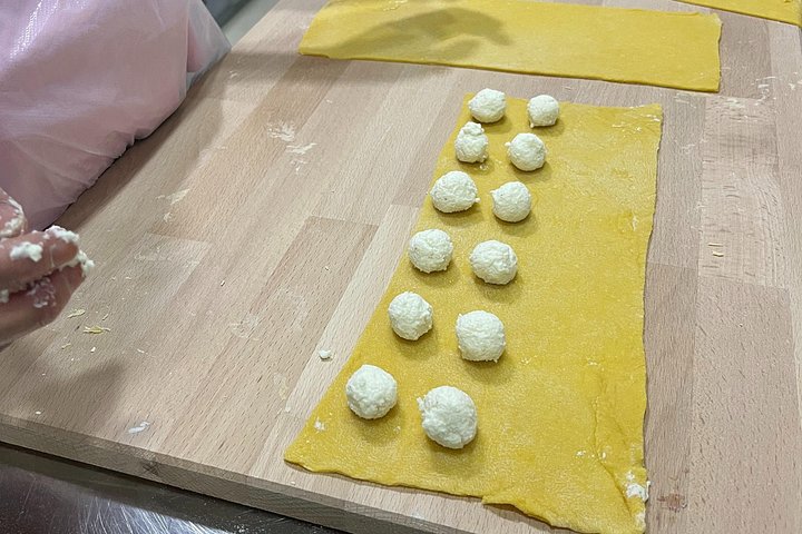 Clase práctica de pasta y tiramisú en Nápoles con chefs locales, foto 25 | wizardtrip