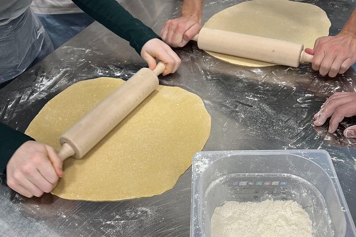 Clase práctica de pasta y tiramisú en Nápoles con chefs locales, foto 29 | wizardtrip