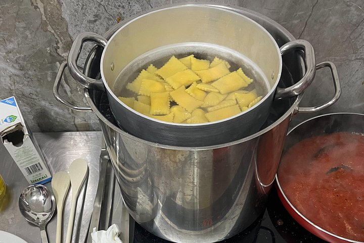 Clase práctica de pasta y tiramisú en Nápoles con chefs locales, foto 31 | wizardtrip