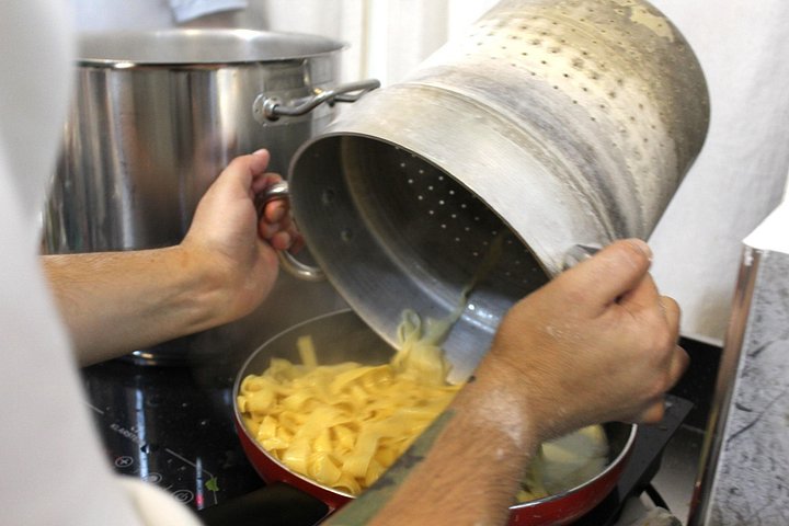 Clase práctica de pasta y tiramisú en Nápoles con chefs locales, foto 32 | wizardtrip