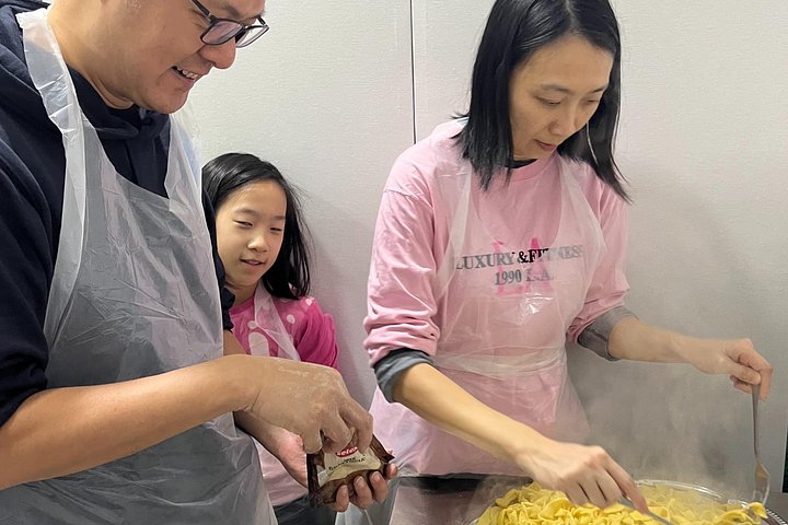 Clase práctica de pasta y tiramisú en Nápoles con chefs locales, foto 33 | wizardtrip