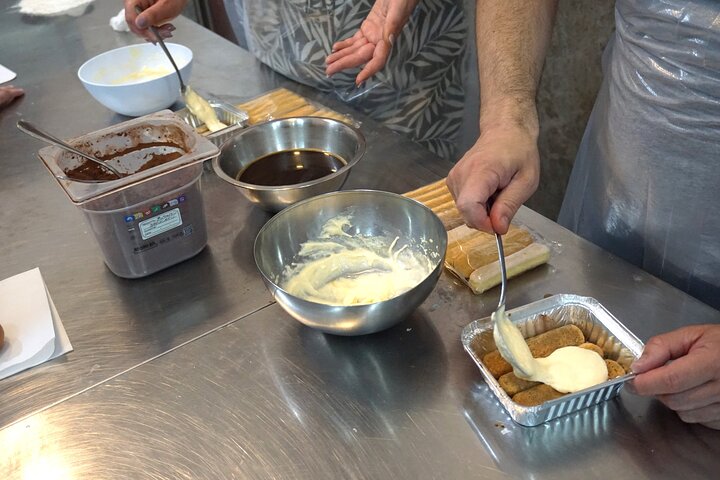 Impara a fare l'autentica pizza e il tiramisù a Napoli con uno chef locale, foto 17 | wizardtrip