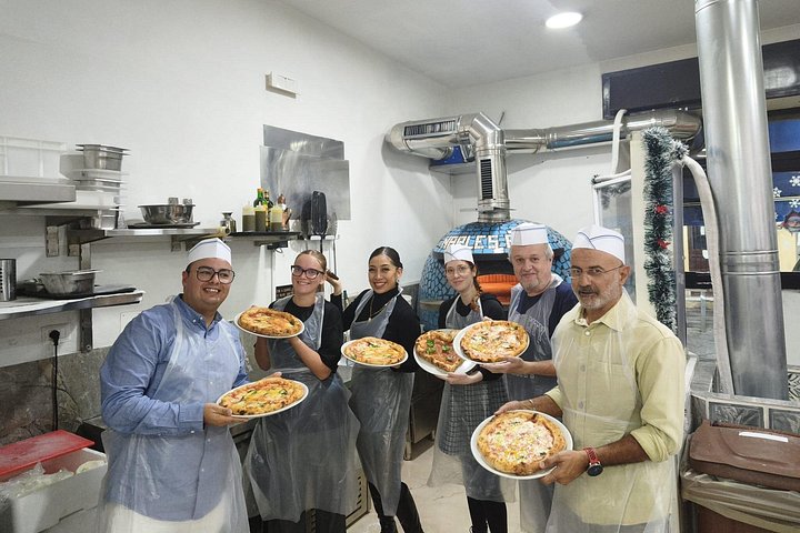 Impara a fare l'autentica pizza e il tiramisù a Napoli con uno chef locale, foto 30 | wizardtrip