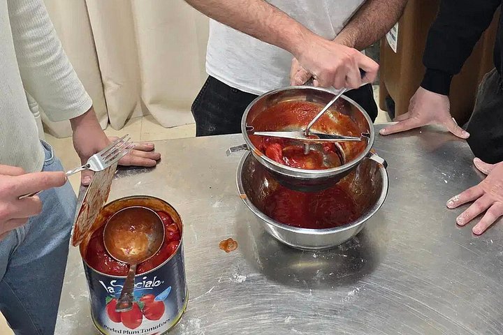 Impara a fare l'autentica pizza e il tiramisù a Napoli con uno chef locale, foto 34 | wizardtrip