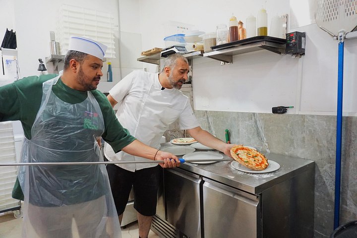 Impara a fare l'autentica pizza e il tiramisù a Napoli con uno chef locale, foto 35 | wizardtrip