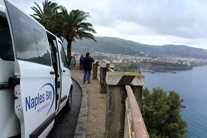 Tour panoramico di piccolo gruppo di Sorrento, Positano e Costiera Amalfitana da Napoli con giro in barca, foto 17 | wizardtrip