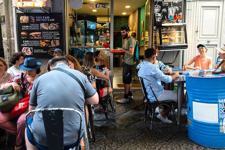 Tour gastronomique guidé à Naples, Italie, avec marchés locaux, pizza et pâtisseries traditionnelles, photo 10 | wizardtrip