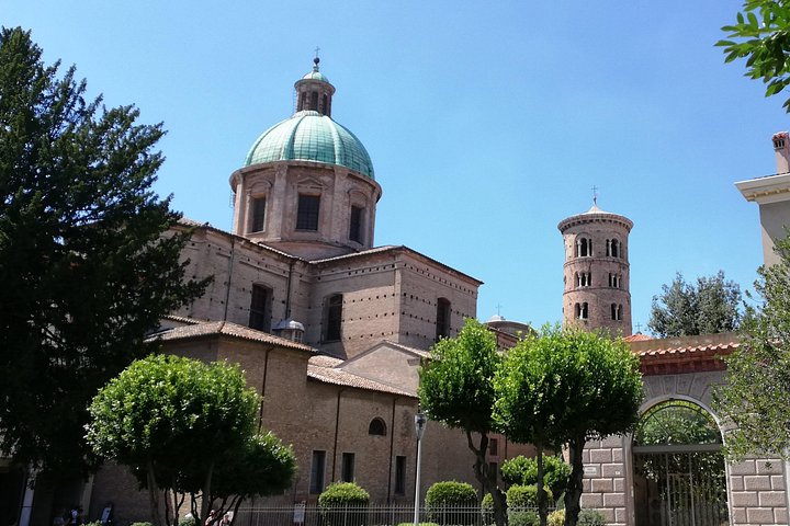Esplora gli splendidi mosaici UNESCO di Ravenna, tra cui il Mausoleo di Galla Placidia e la Basilica di San Vitale, foto 8 | wizardtrip