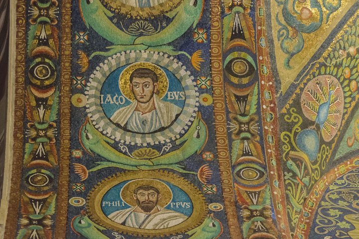 Esplora gli splendidi mosaici UNESCO di Ravenna, tra cui il Mausoleo di Galla Placidia e la Basilica di San Vitale, foto 9 | wizardtrip