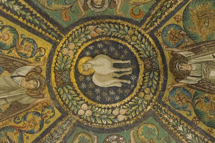 Esplora gli splendidi mosaici UNESCO di Ravenna, tra cui il Mausoleo di Galla Placidia e la Basilica di San Vitale, foto 11 | wizardtrip