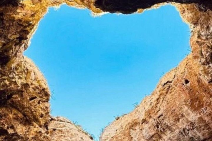 Båttur som utforsker sjøgrotter og kystlinje i Santa Maria di Leuca, Italia, foto 23 | wizardtrip