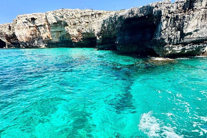 Båttur som utforsker sjøgrotter og kystlinje i Santa Maria di Leuca, Italia, foto 29 | wizardtrip