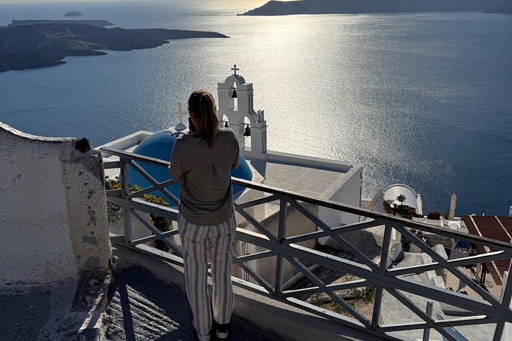 Tour privado pelas aldeias, praias e miradouros icónicos de Santorini com recolha no porto, foto 9 | wizardtrip