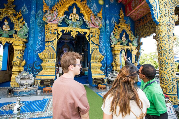 Ein malerischer Tagesausflug von Chiang Mai zur Erkundung des Weißen Tempels, des Blauen Tempels und des Roten Tempels in Chiang Rai, Foto 11 | wizardtrip