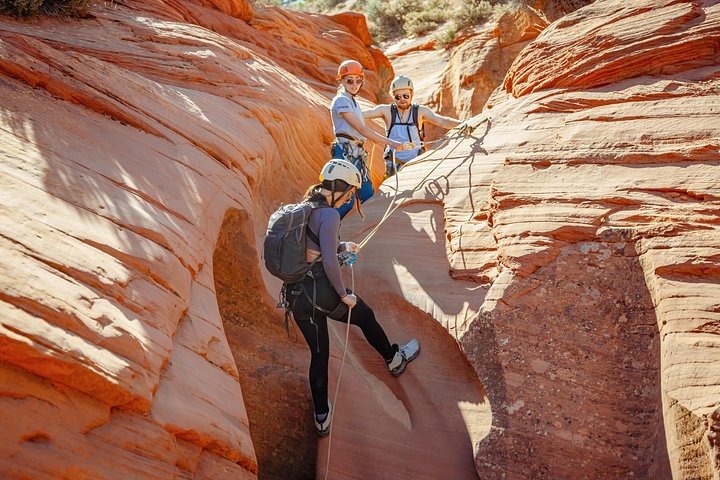 Oplev spændende canyoning med rapelling i slot-canyons i East Zion, Utah, foto 24 | wizardtrip