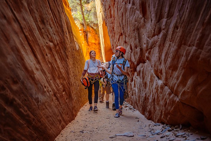 Oplev spændende canyoning med rapelling i slot-canyons i East Zion, Utah, foto 28 | wizardtrip