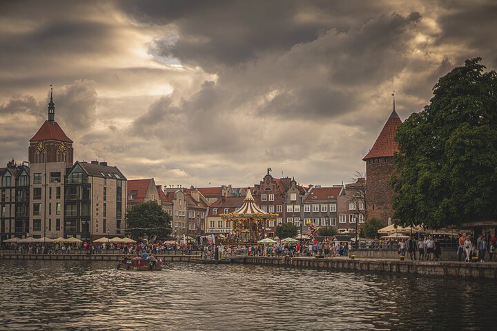 Passeio de barco histórico em Gdansk, explorando o Rio Motława e o estaleiro, foto 6 | wizardtrip