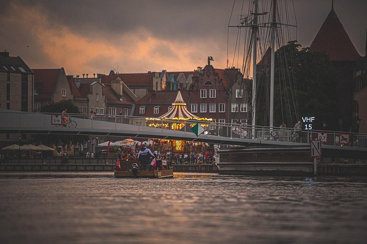 Passeio de barco histórico em Gdansk, explorando o Rio Motława e o estaleiro, foto 8 | wizardtrip
