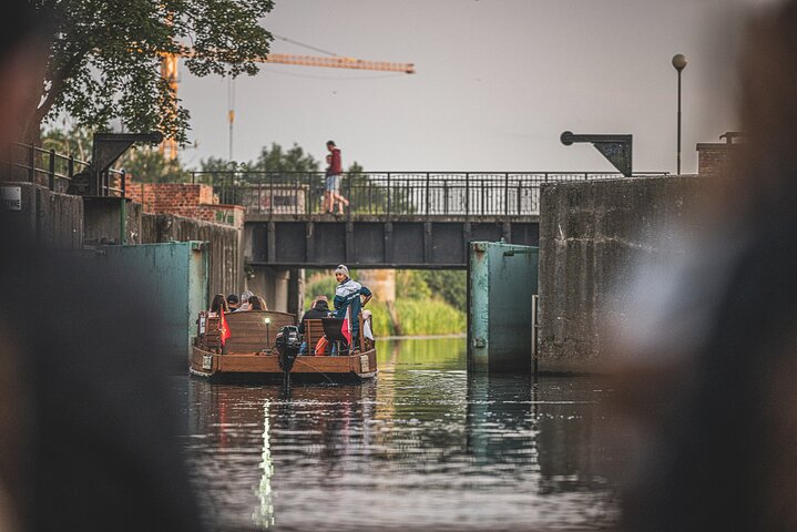 Passeio de barco histórico em Gdansk, explorando o Rio Motława e o estaleiro, foto 9 | wizardtrip
