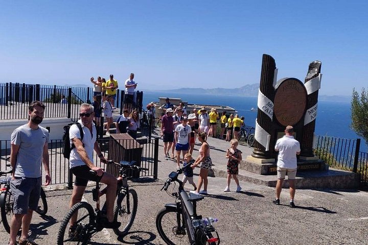 Utforska Gibraltars fantastiska landskap och historiska platser på en guidad eBike-tur, foto 3 | wizardtrip