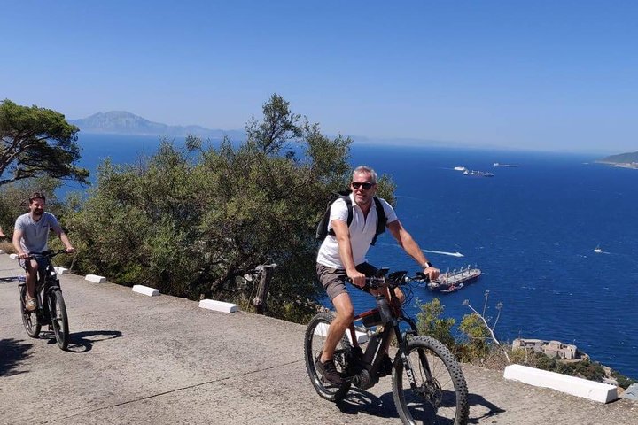 Utforska Gibraltars fantastiska landskap och historiska platser på en guidad eBike-tur, foto 6 | wizardtrip