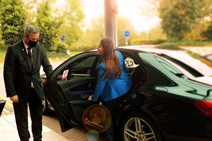 Transfert privé en voiture de l'aéroport d'Heathrow au centre de Londres, avec des véhicules confortables et des chauffeurs professionnels, photo 8 | wizardtrip