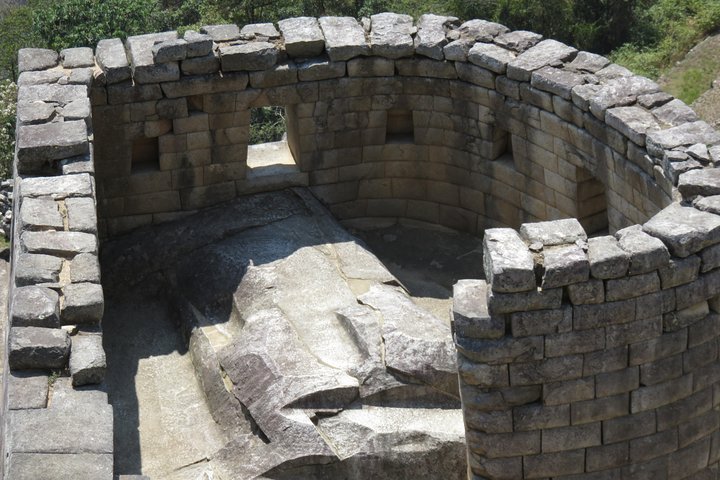 Tour de día completo a Machu Picchu desde Cusco, con viajes panorámicos en tren y exploración guiada de la ciudadela inca, foto 7 | wizardtrip