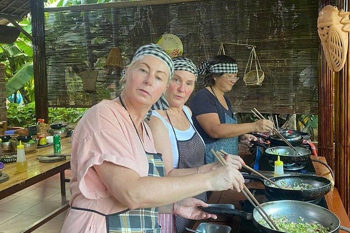 Découvrez la culture de Hoi An : visite du marché, balade en bateau panier, pêche aux crabes et cours de cuisine vietnamienne pratique, photo 14 | wizardtrip