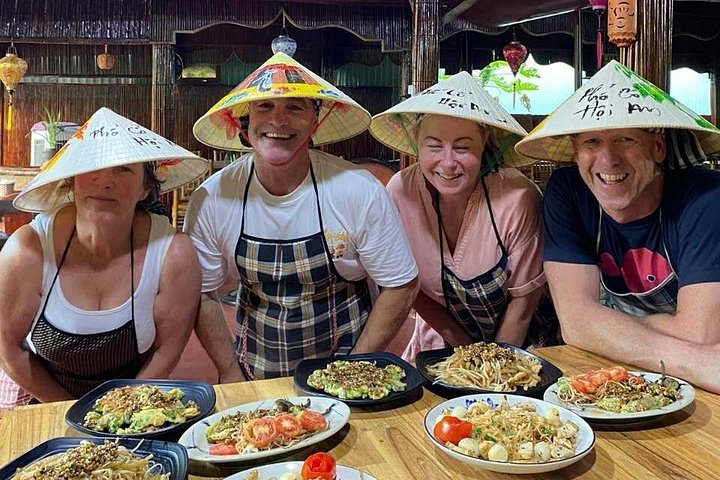 Découvrez la culture de Hoi An : visite du marché, balade en bateau panier, pêche aux crabes et cours de cuisine vietnamienne pratique, photo 16 | wizardtrip