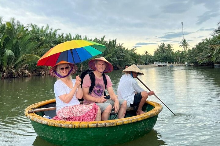 Découvrez la culture de Hoi An : visite du marché, balade en bateau panier, pêche aux crabes et cours de cuisine vietnamienne pratique, photo 43 | wizardtrip