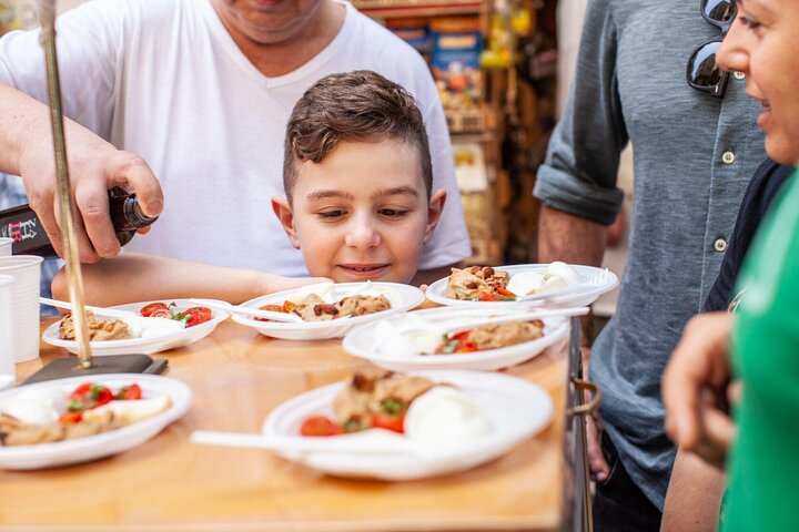 Um passeio guiado de comida de rua em Nápoles, Itália, com pizza, doces e iguarias locais, foto 9 | wizardtrip